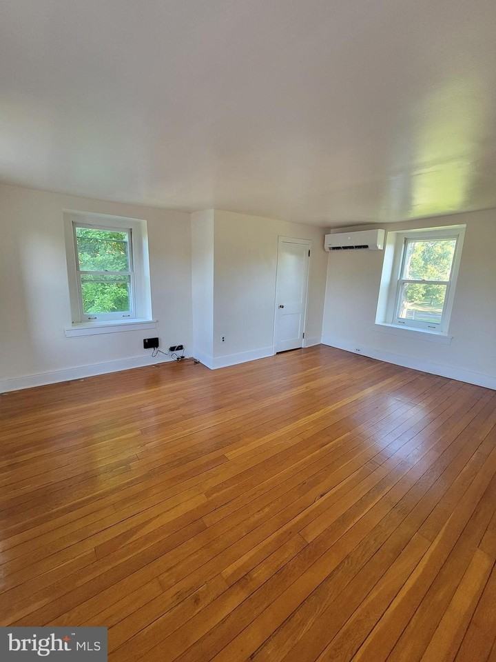 110 GUMBES Road #2ndFL - Photo 4 of 16
