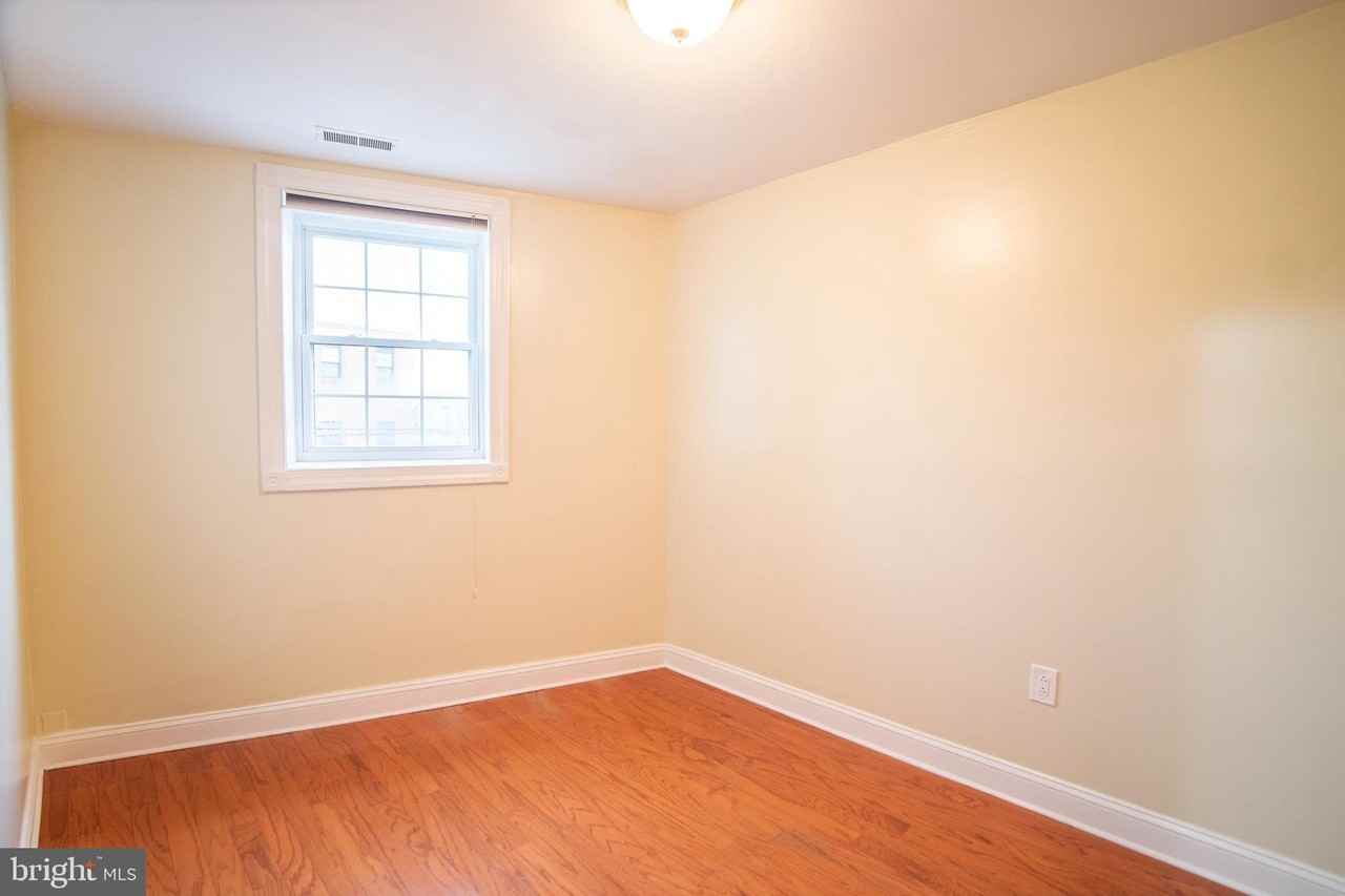 1124 E Passyunk Ave #3 - Photo 3 of 14