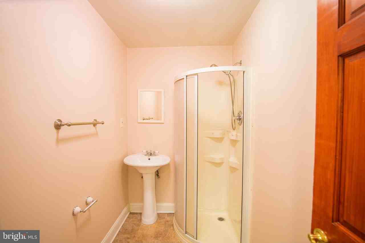 1124 E Passyunk Ave #4 - Photo 7 of 14