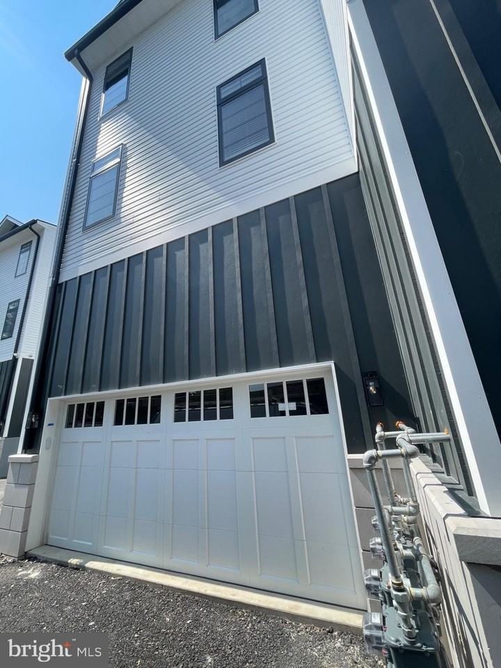 7517 Ridge Ave - Photo 7 of 8