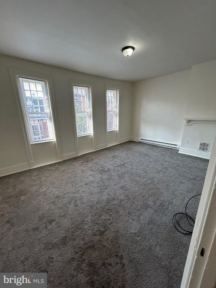 151 E Philadelphia St #E - Photo 5 of 7