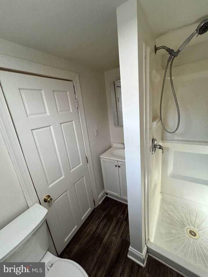 151 E Philadelphia St #E - Photo 7 of 7