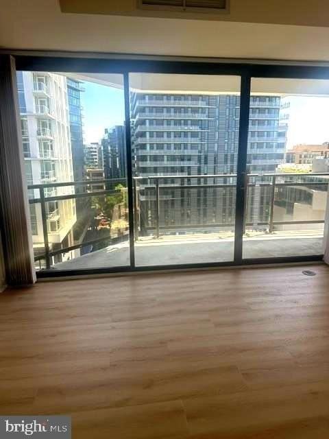 1530 Key Blvd #1111 - Photo 2 of 22