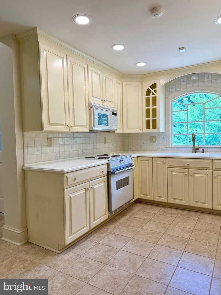 1614 Littlepage St - Photo 6 of 20