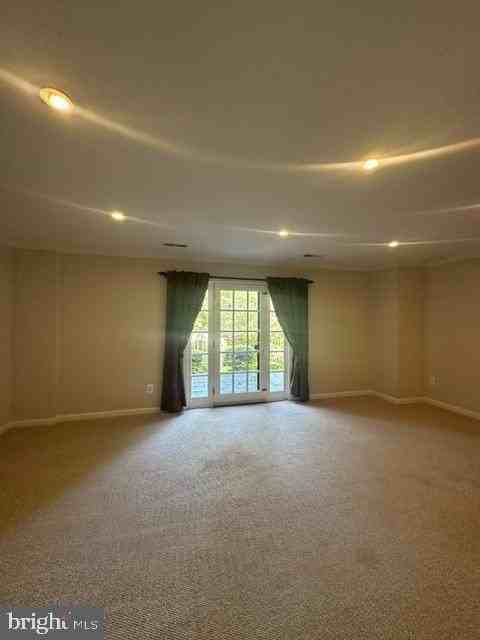 7412 Hallcrest Dr - Photo 2 of 35