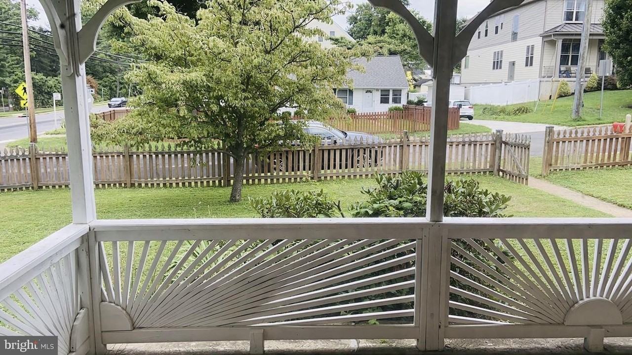 1838 Lusby Pl - Photo 4 of 42