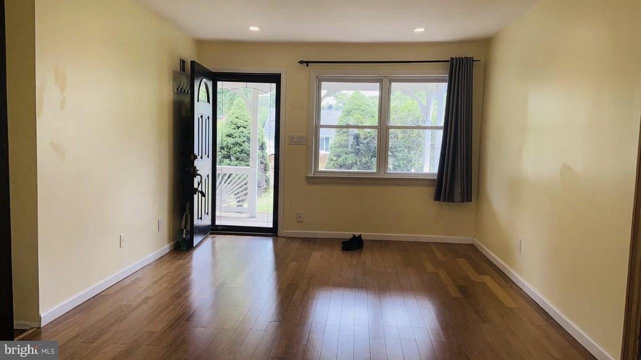1838 Lusby Pl - Photo 7 of 42