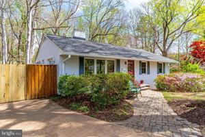 featured image of 7430 Hastings St