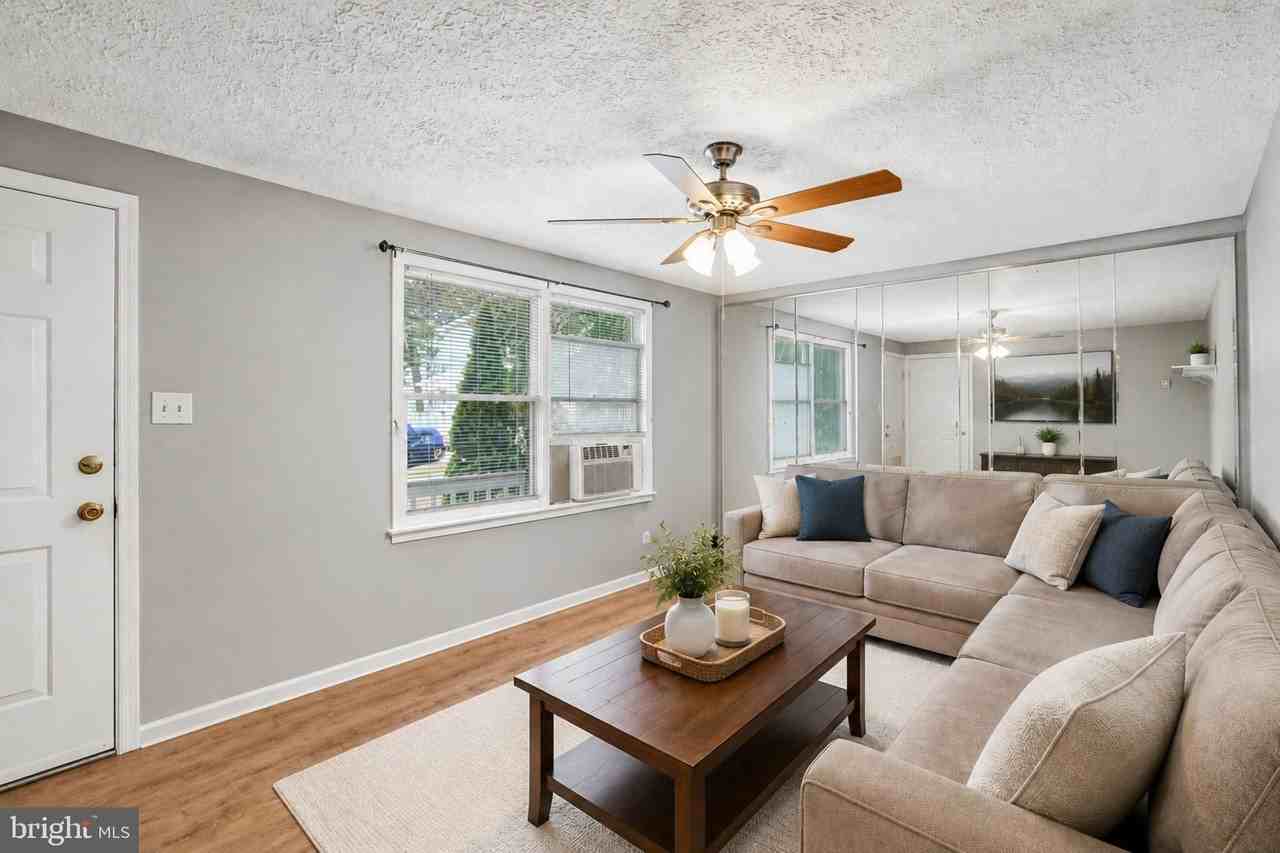 544 Rockbridge Dr Se - Photo 2 of 16