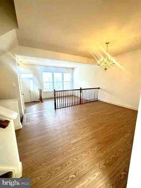 637 Mcleary Sq Se - Photo 5 of 28