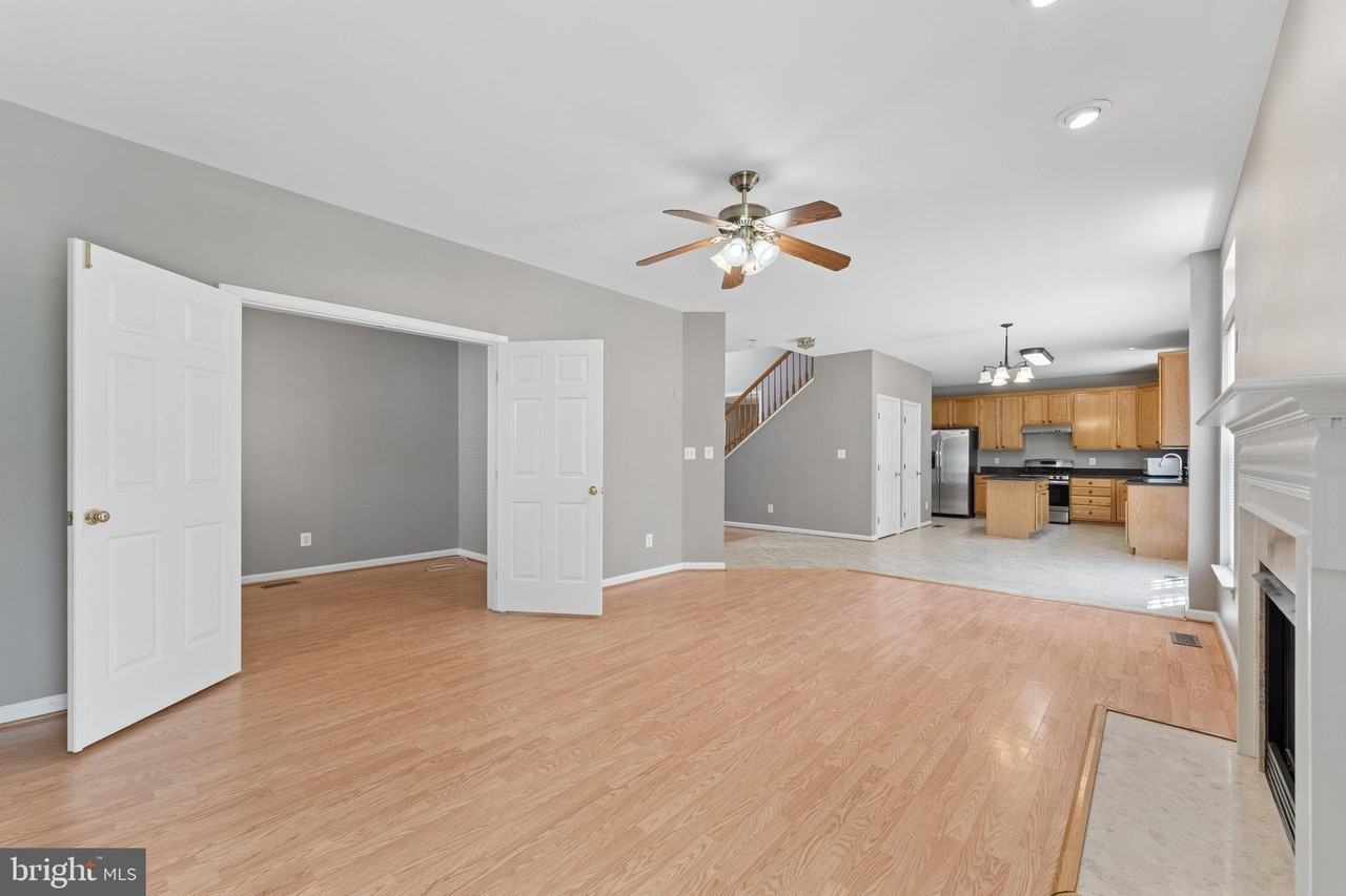 15121 Toccoa Ct - Photo 5 of 50