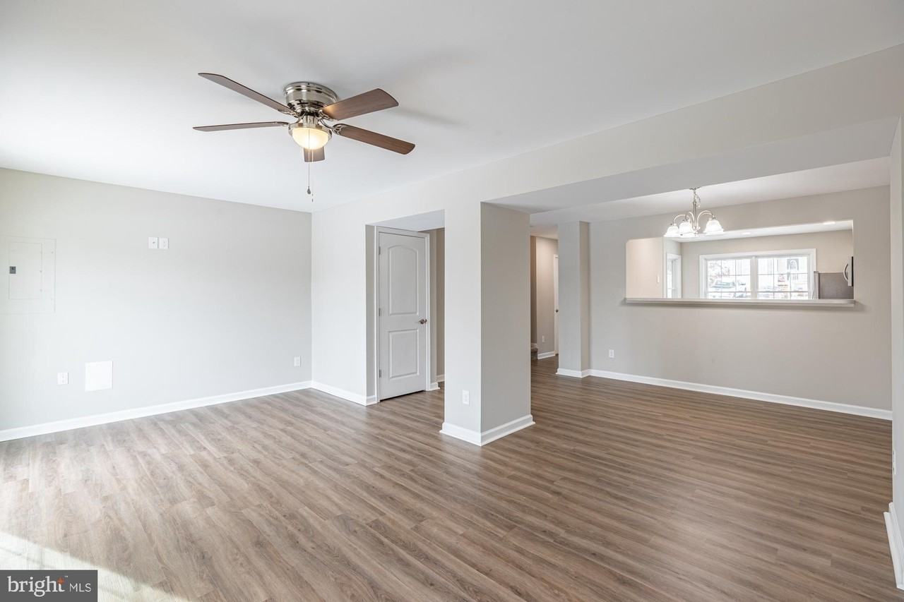 438 Hill St - Photo 6 of 24