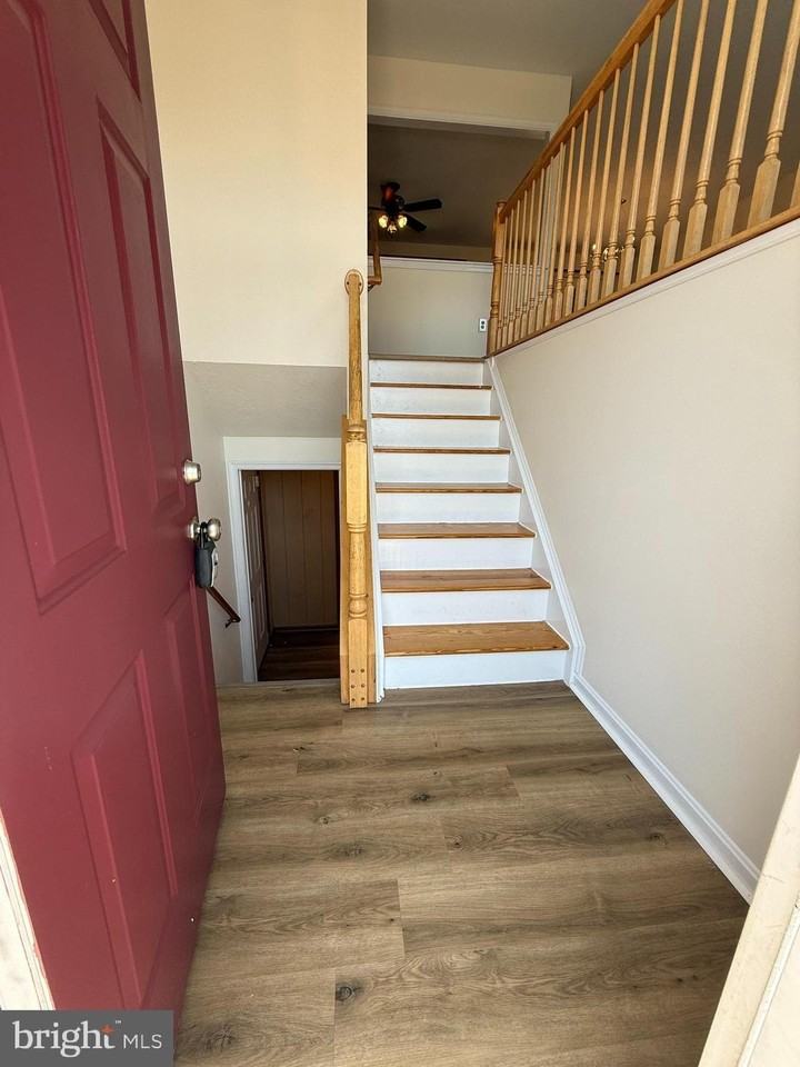 1183 River Bend Ct - Photo 2 of 20