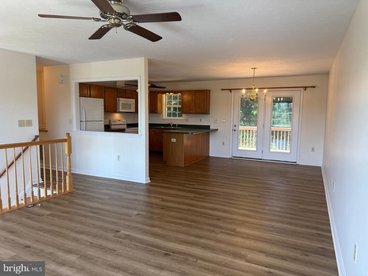 1183 River Bend Ct - Photo 4 of 20