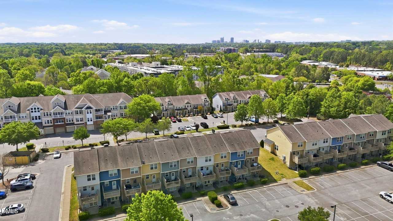 2800 Bedford Green Dr #106 - Photo 3 of 35