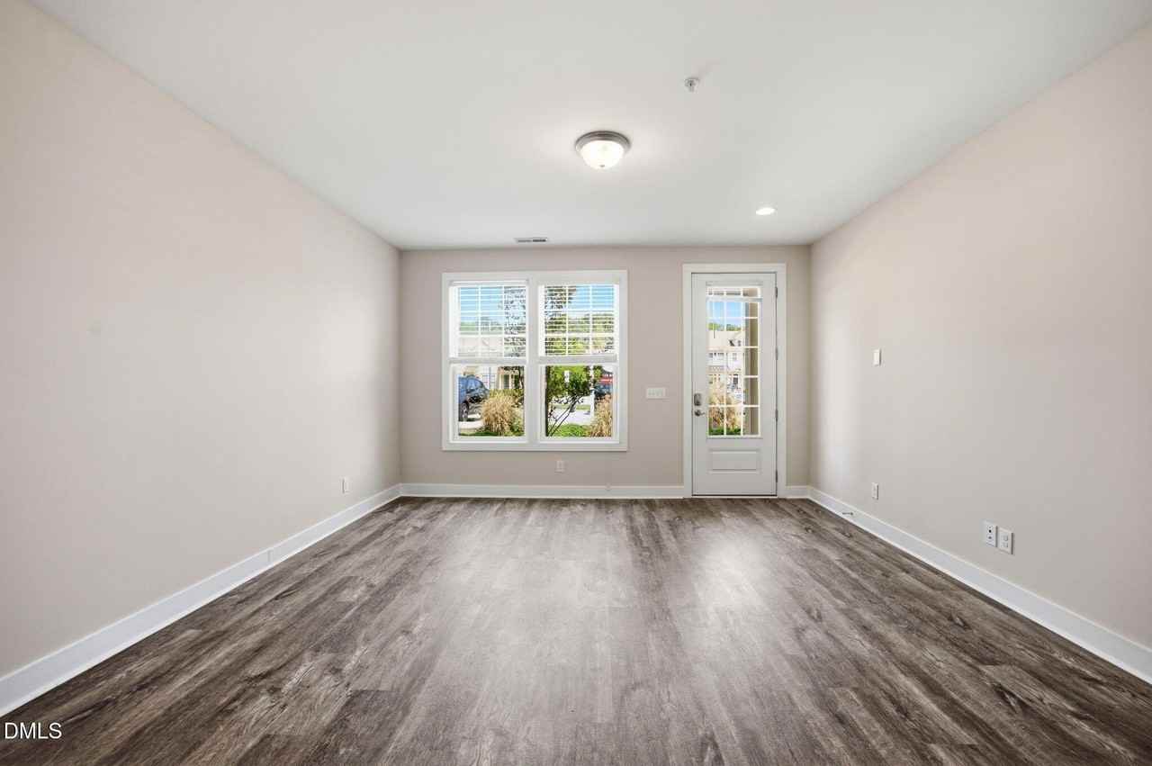 2800 Bedford Green Dr #106 - Photo 4 of 35