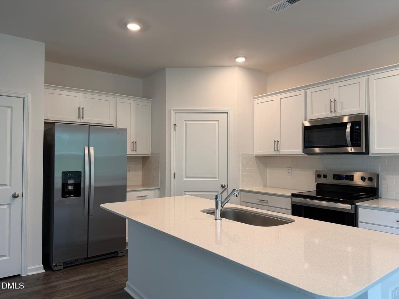 228 Chapel St - Photo 6 of 50