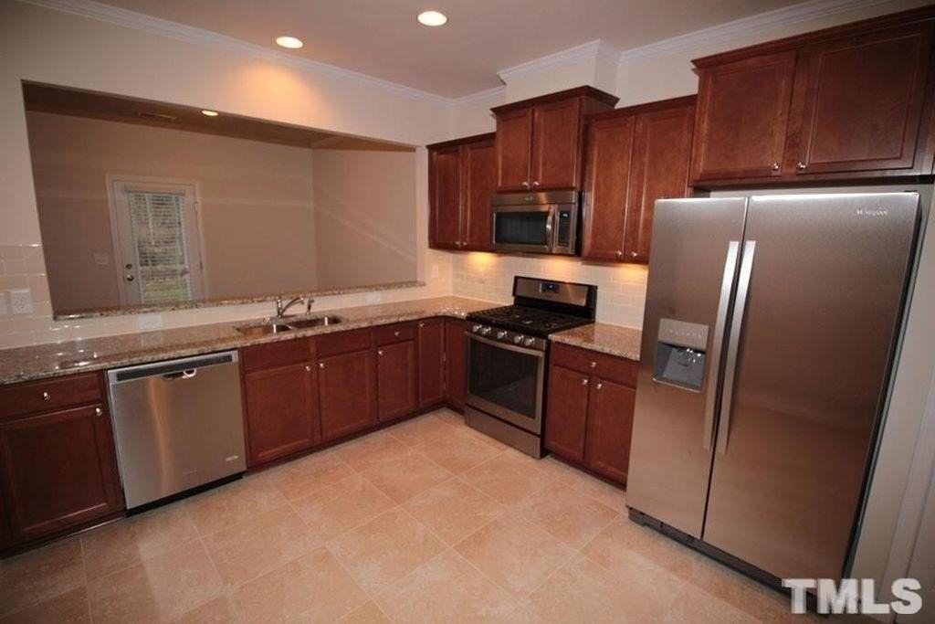 410 Chanson Dr - Photo 6 of 16