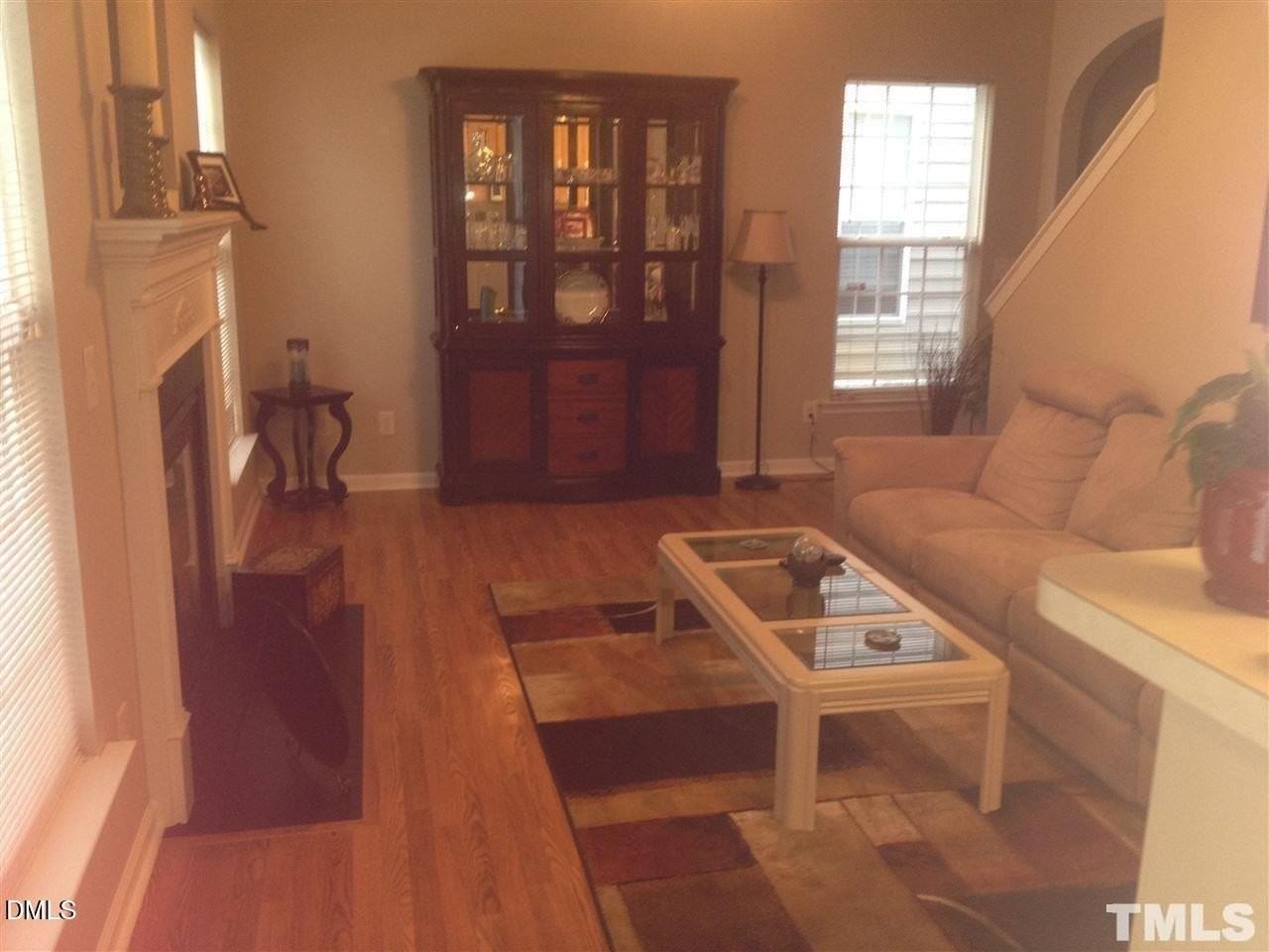 1414 Crimson Creek Dr - Photo 3 of 10