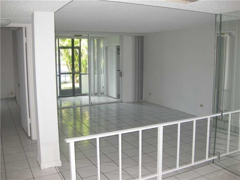 3750 Inverrary Dr #1B - Photo 3 of 5