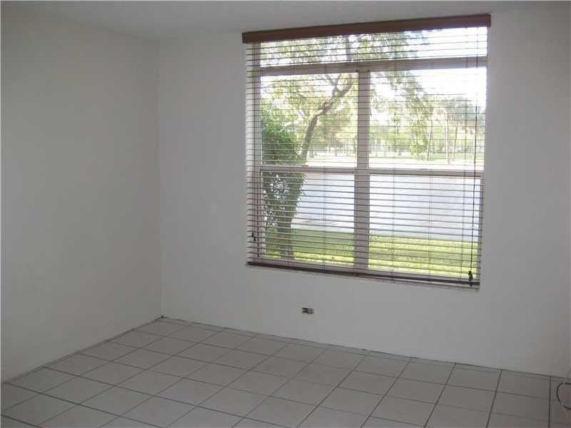 3750 Inverrary Dr #1B - Photo 5 of 5