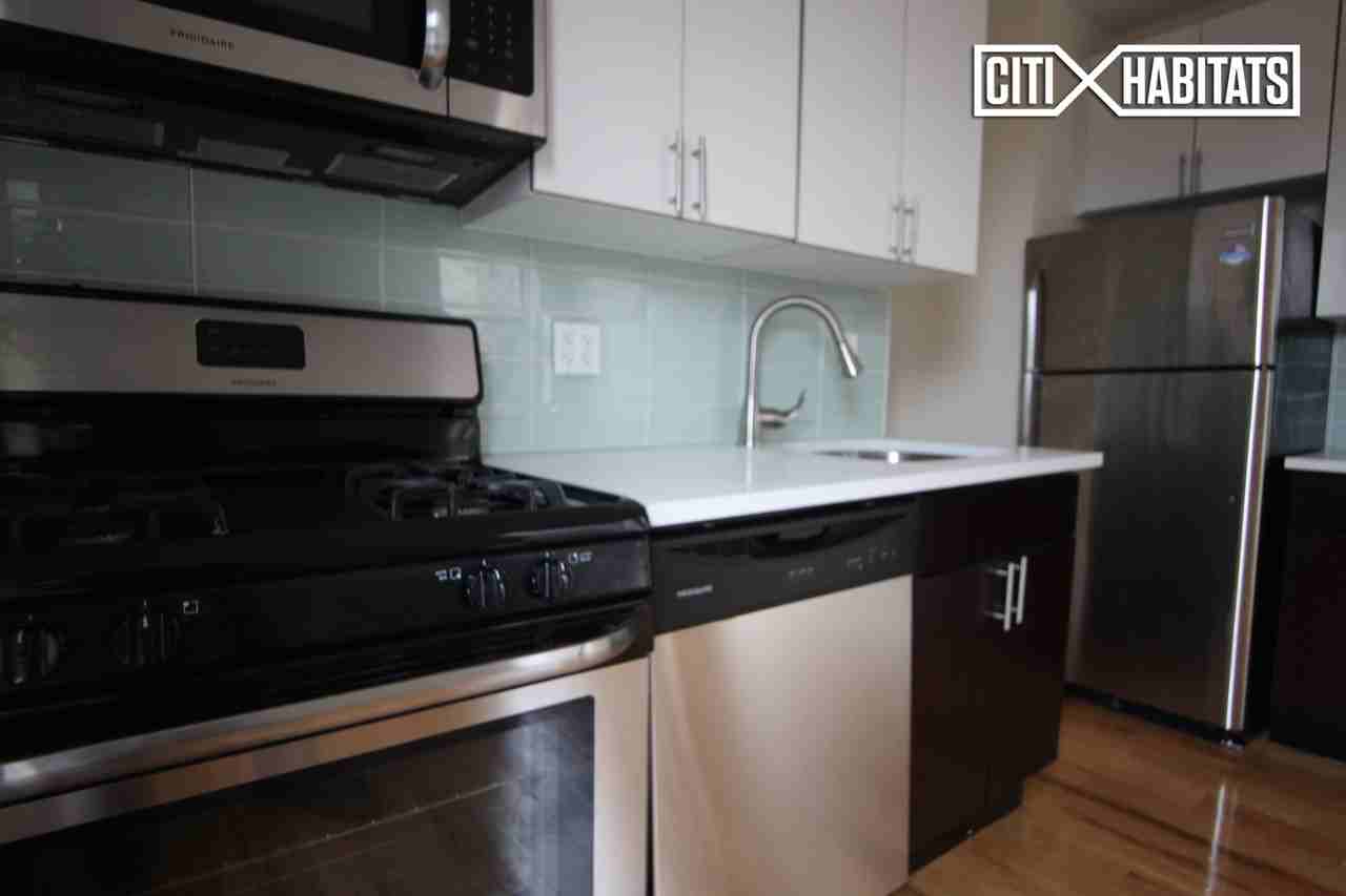 25 Vermilyea Ave #34