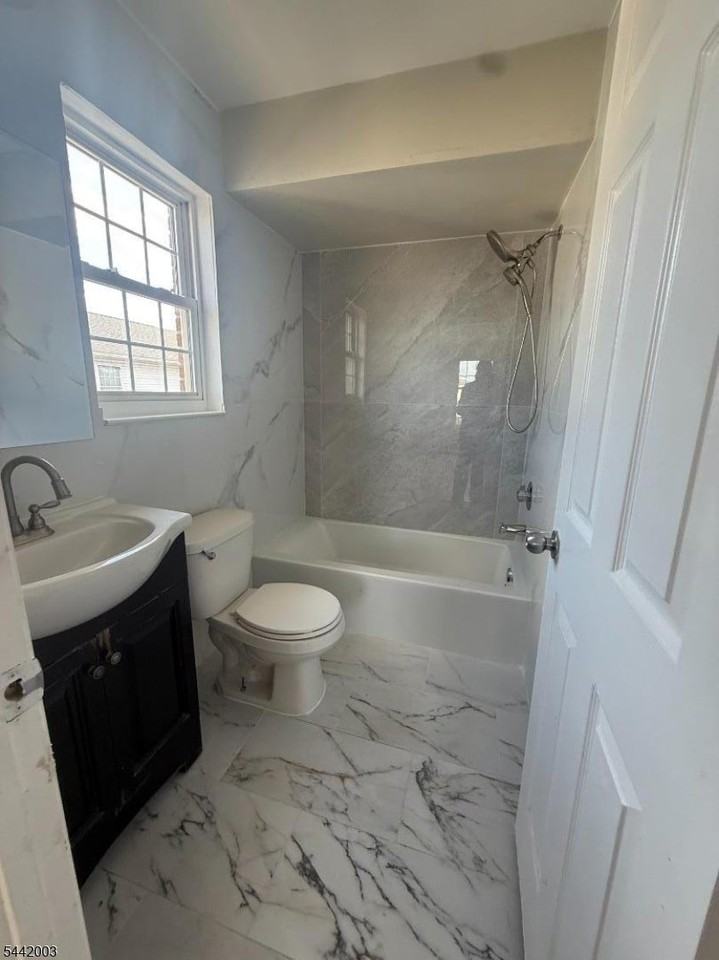 335 Broadway - Photo 7 of 14