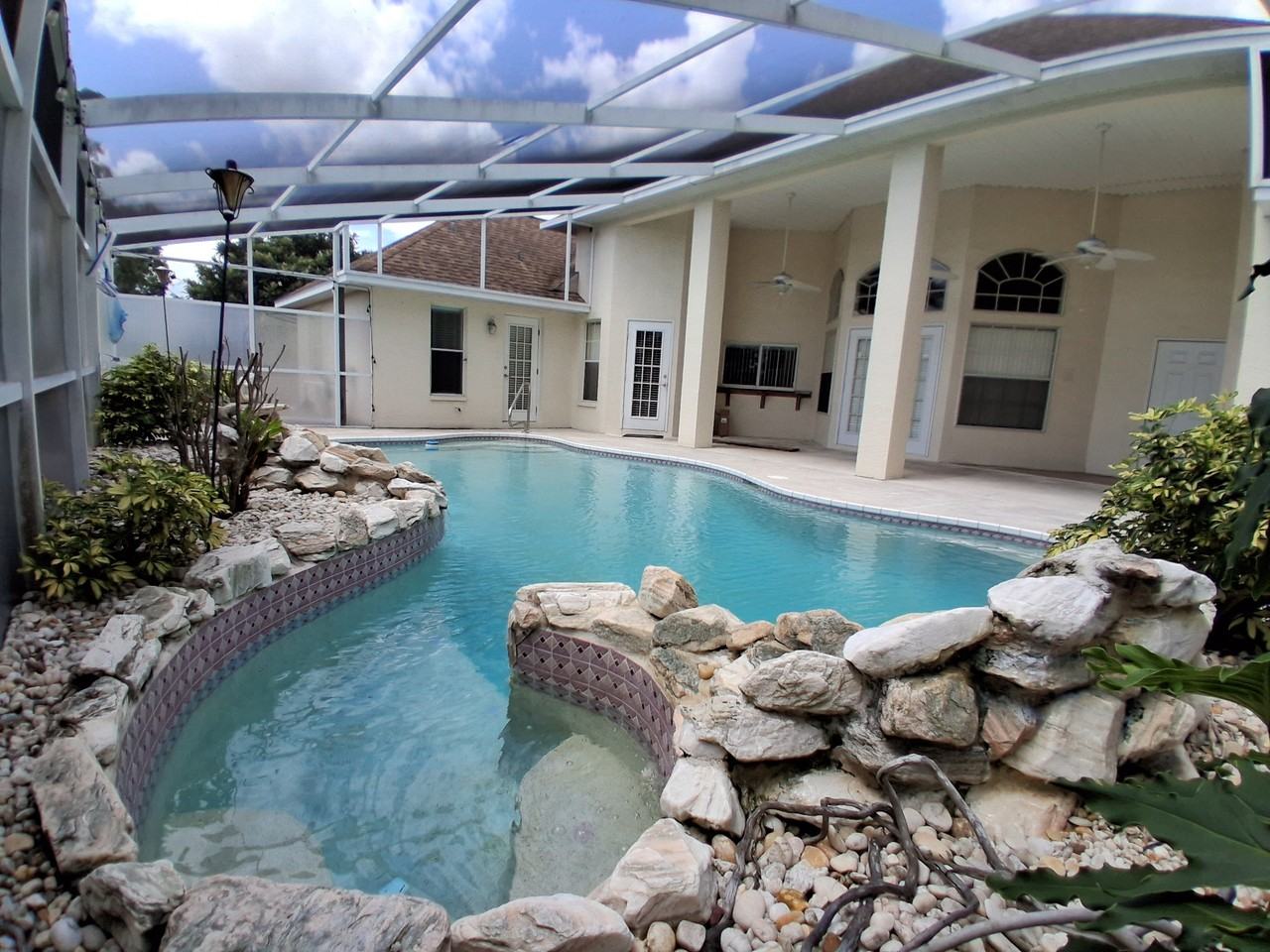 3392 St Ives Blvd - Photo 2 of 33
