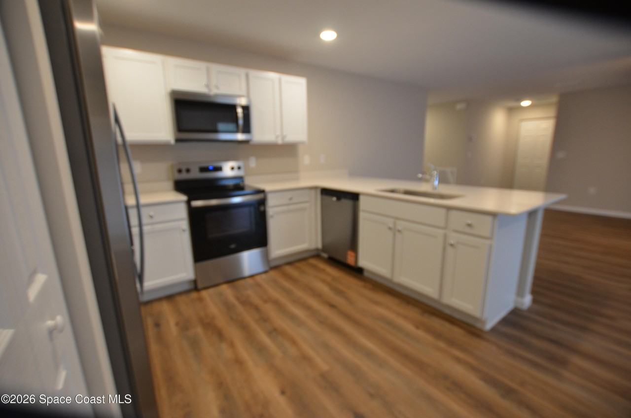 350 Dolphin St Se - Photo 4 of 19