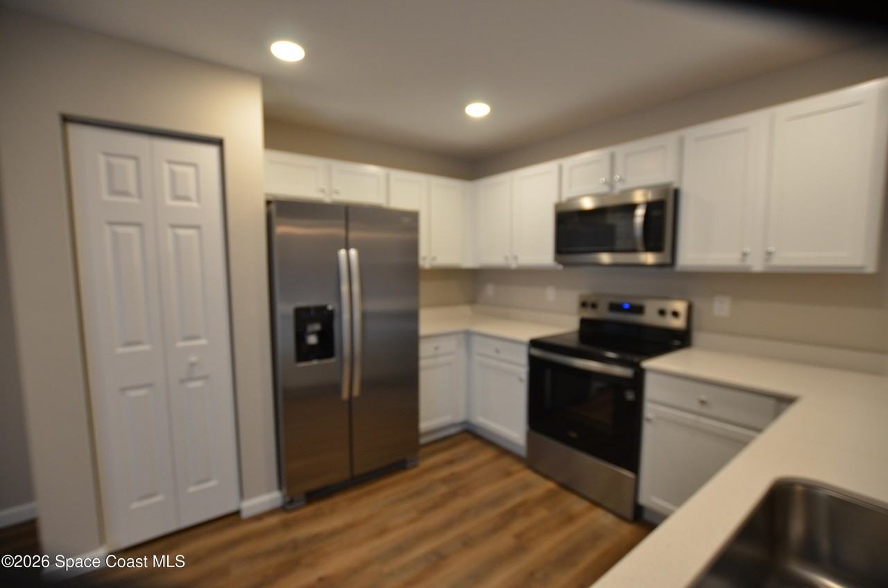 350 Dolphin St Se - Photo 5 of 19