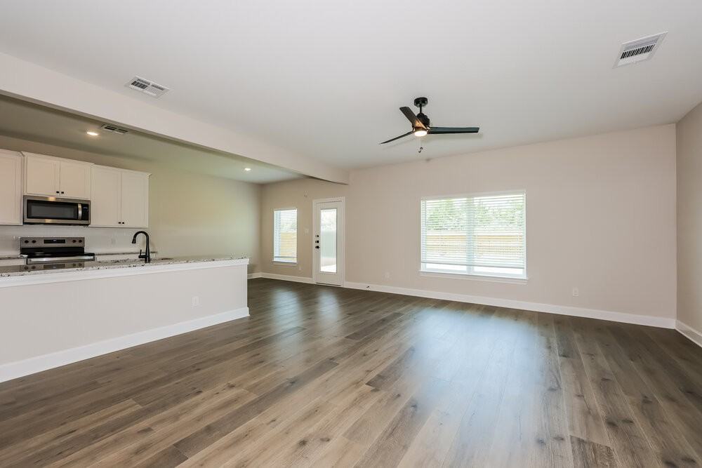 309 Magnolia Blvd - Photo 5 of 17