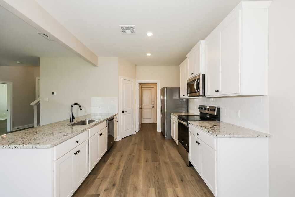 309 Magnolia Blvd - Photo 7 of 17
