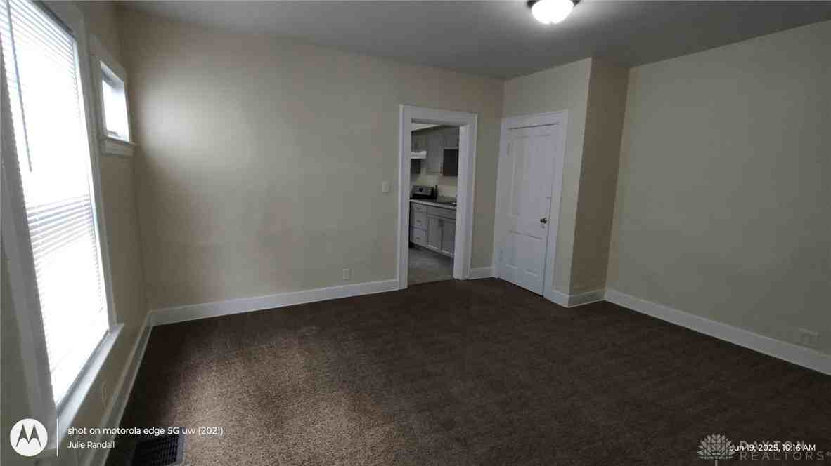 1131 W High St - Photo 5 of 14