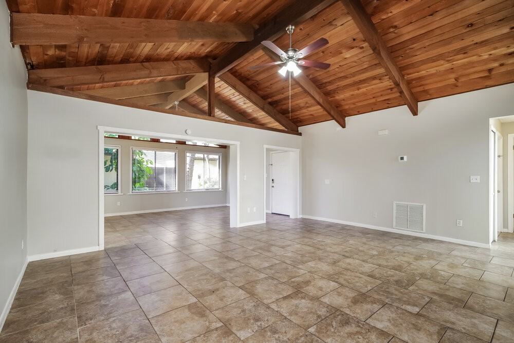 225 Bayhead Dr - Photo 4 of 16