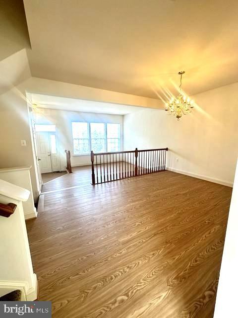 637 Mcleary Sq Se - Photo 5 of 28