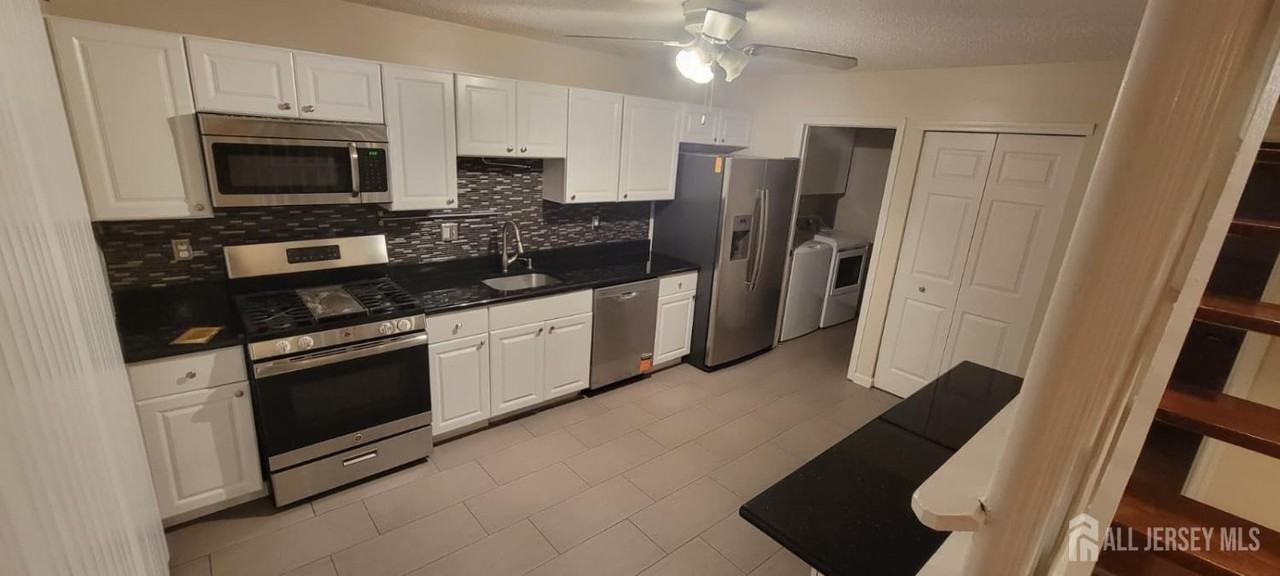 24 Cotoneaster Ct - Photo 5 of 18