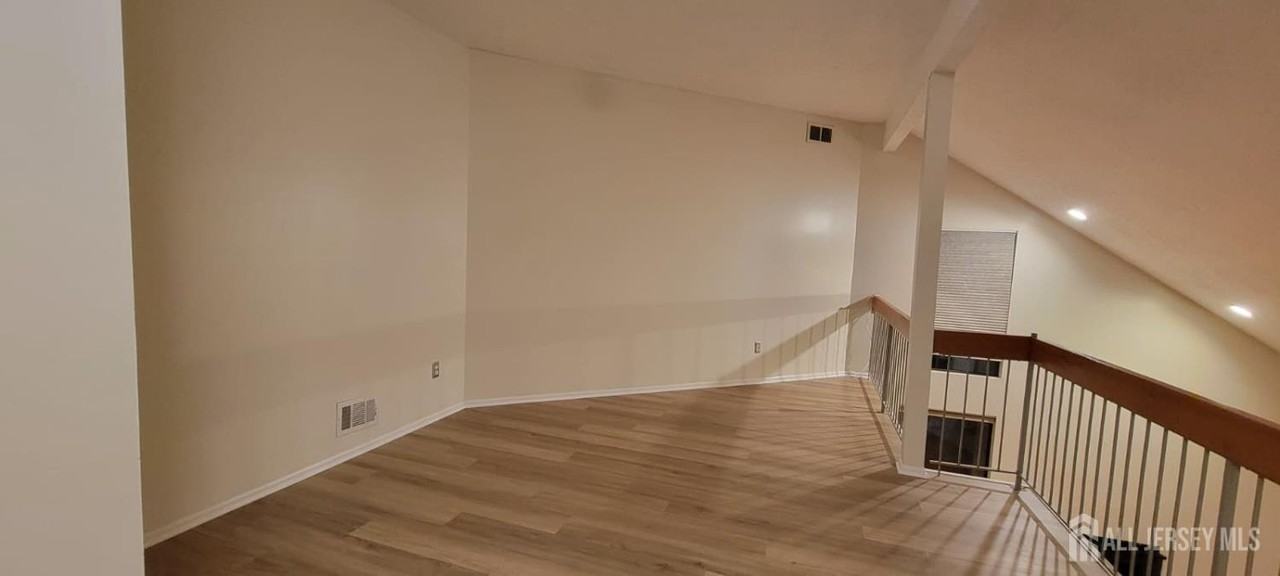 24 Cotoneaster Ct - Photo 6 of 18