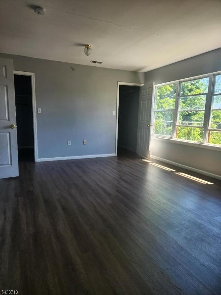 744 S 12th St - Photo 5 of 8