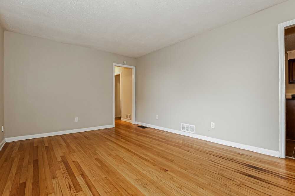 6570 Elsie St - Photo 3 of 16
