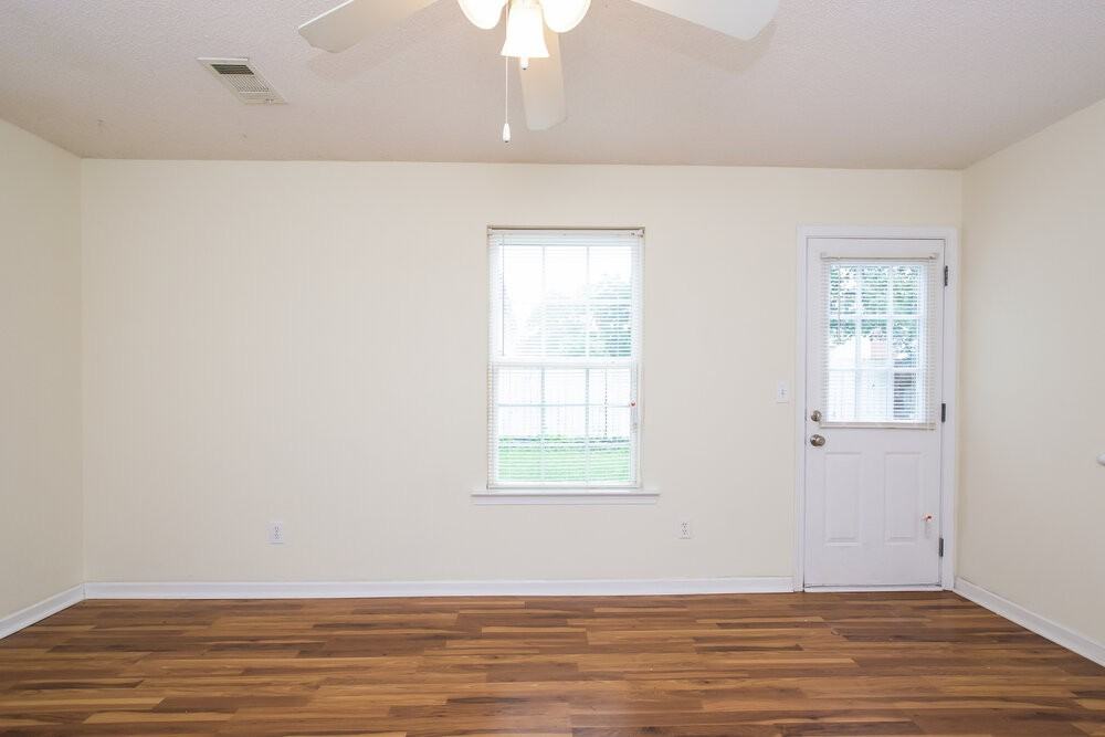 52 Middleton Ct - Photo 5 of 15