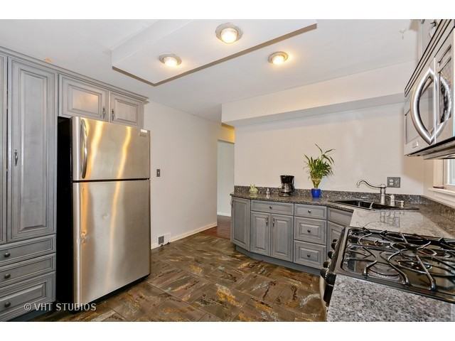 211 S Rosedale Ave - Photo 3 of 10