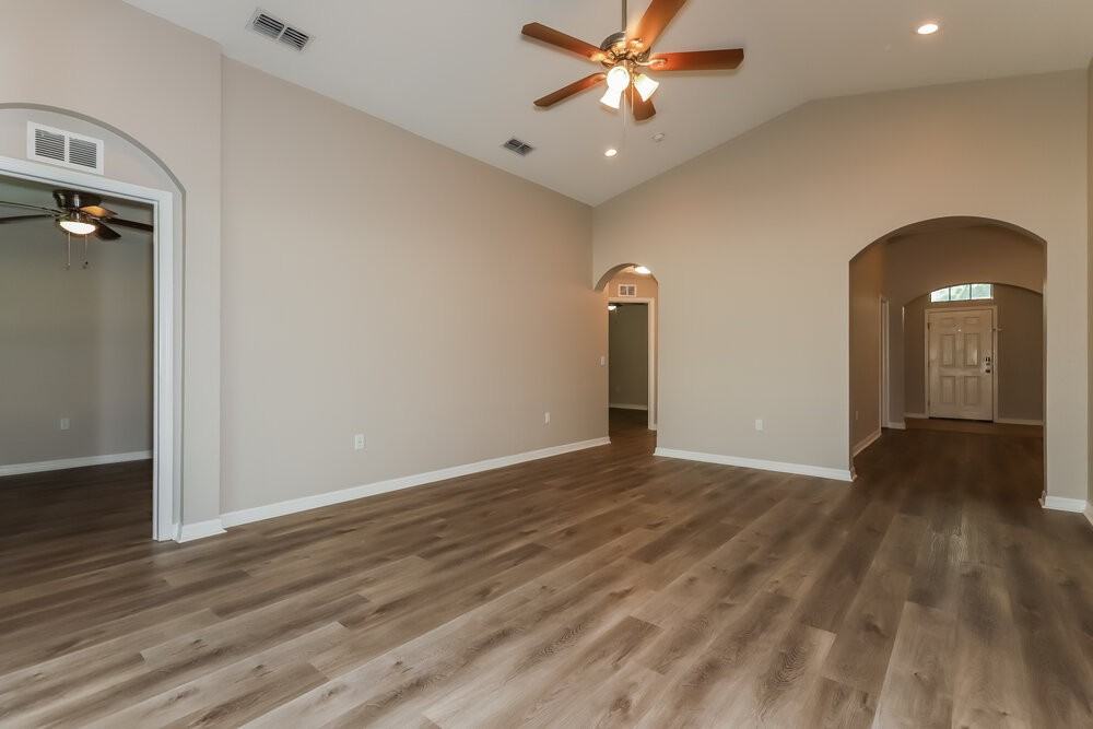 1817 James Towne Ln - Photo 4 of 16