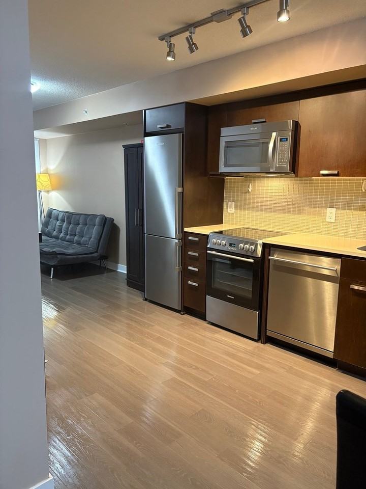 295 Adelaide St W - Photo 2 of 14