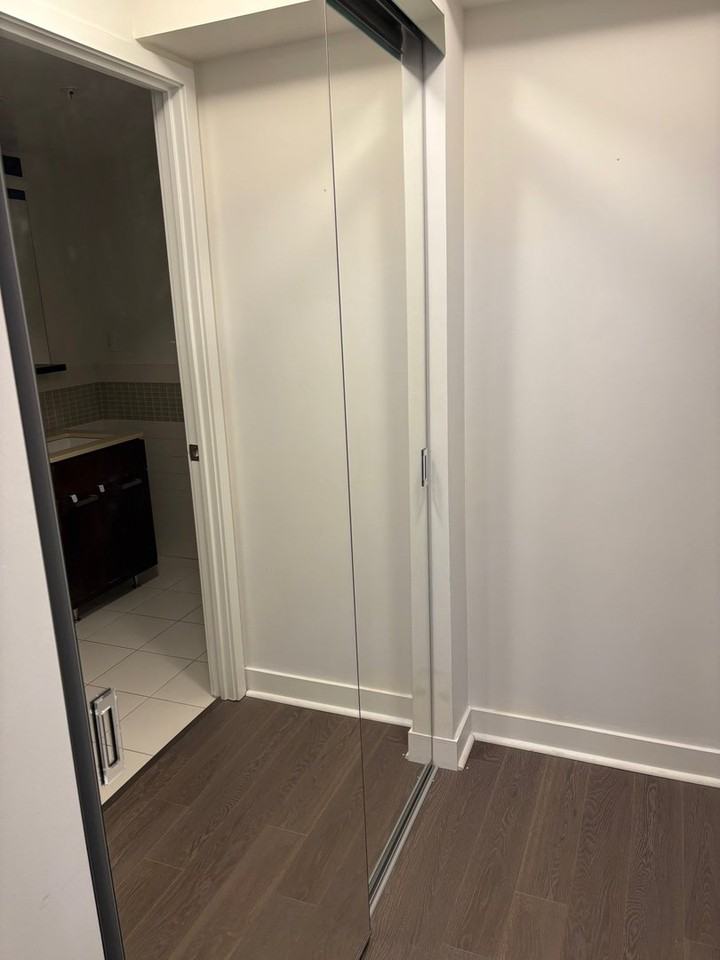 295 Adelaide St W - Photo 7 of 14