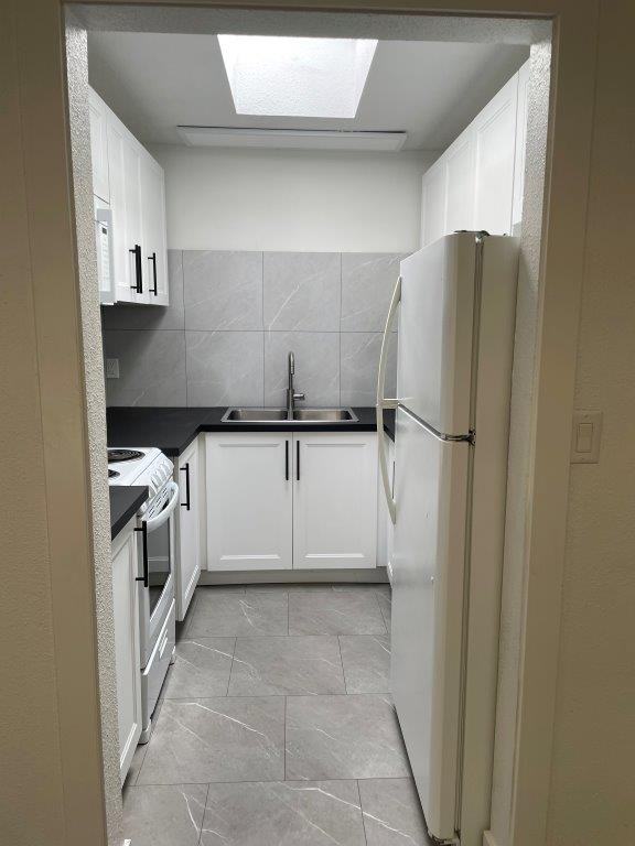 682 Gibsons Way - Photo 5 of 13