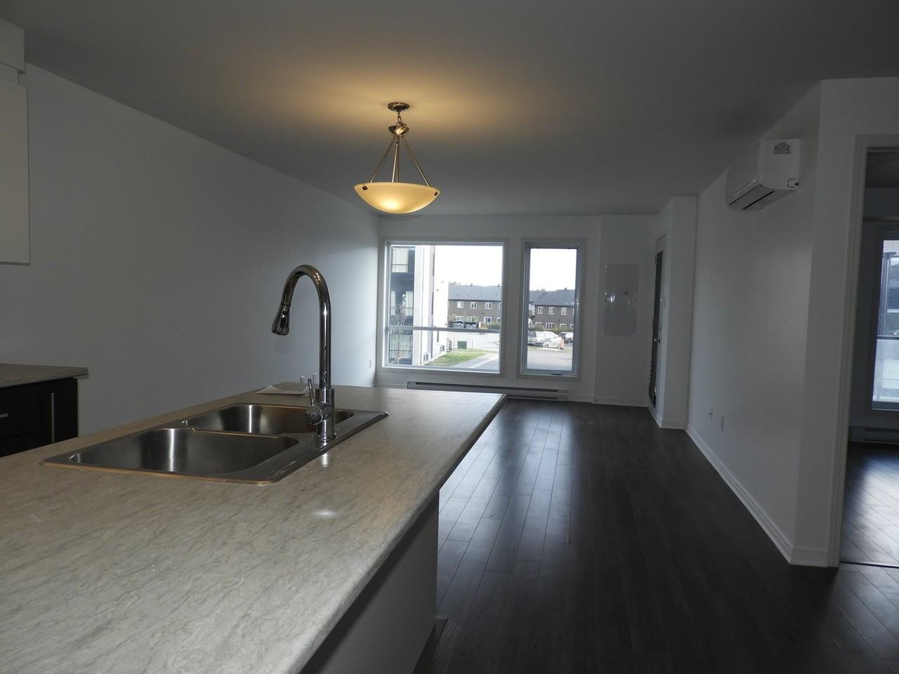 323 Av De L'Hippodrome - Photo 4 of 15