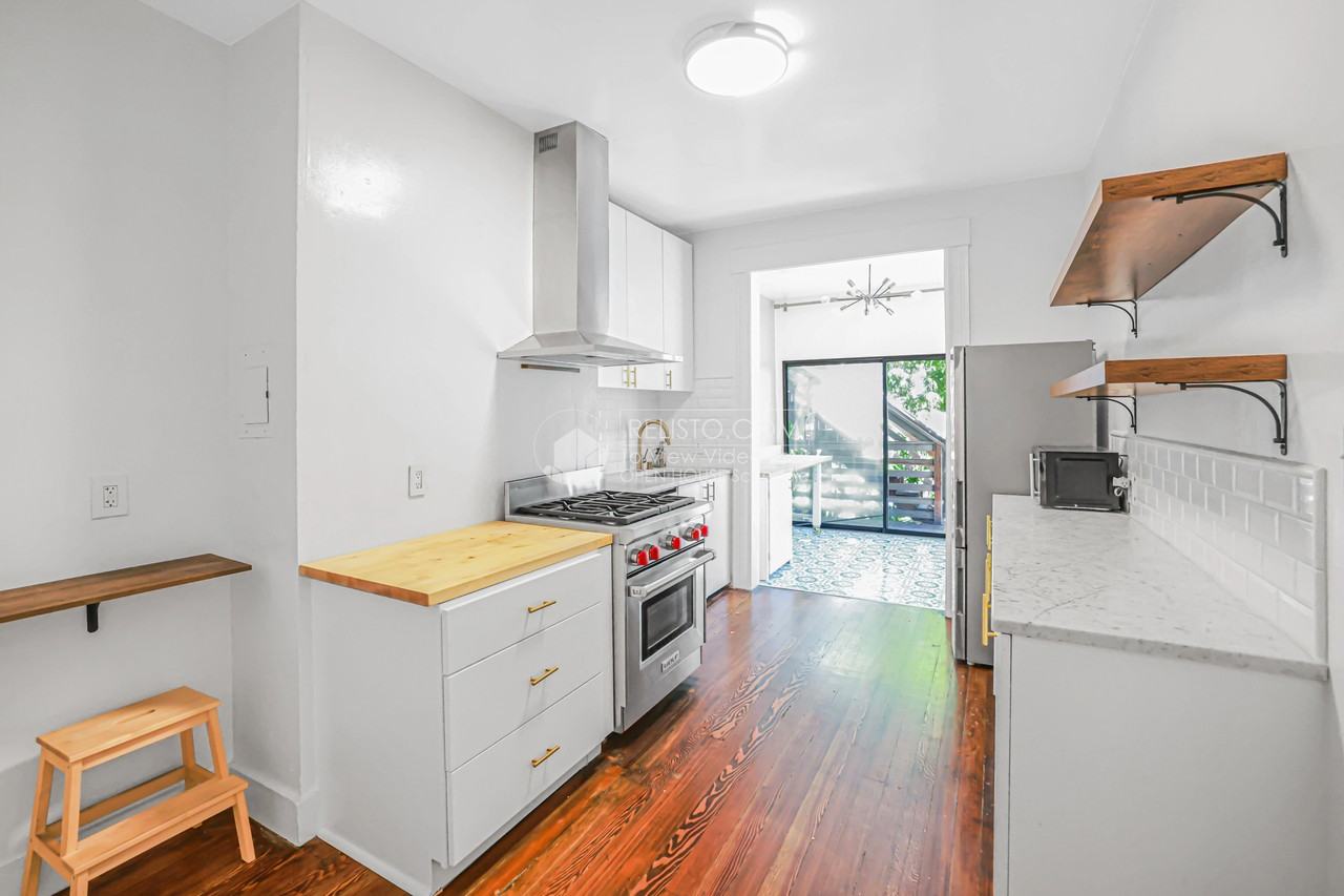 1353 Minna St - Photo 2 of 13