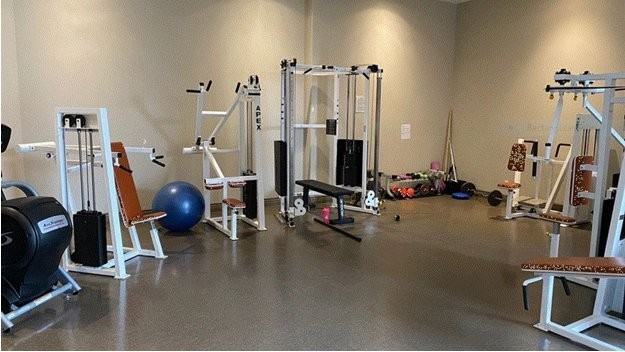 2970 King George Blvd - Photo 4 of 21