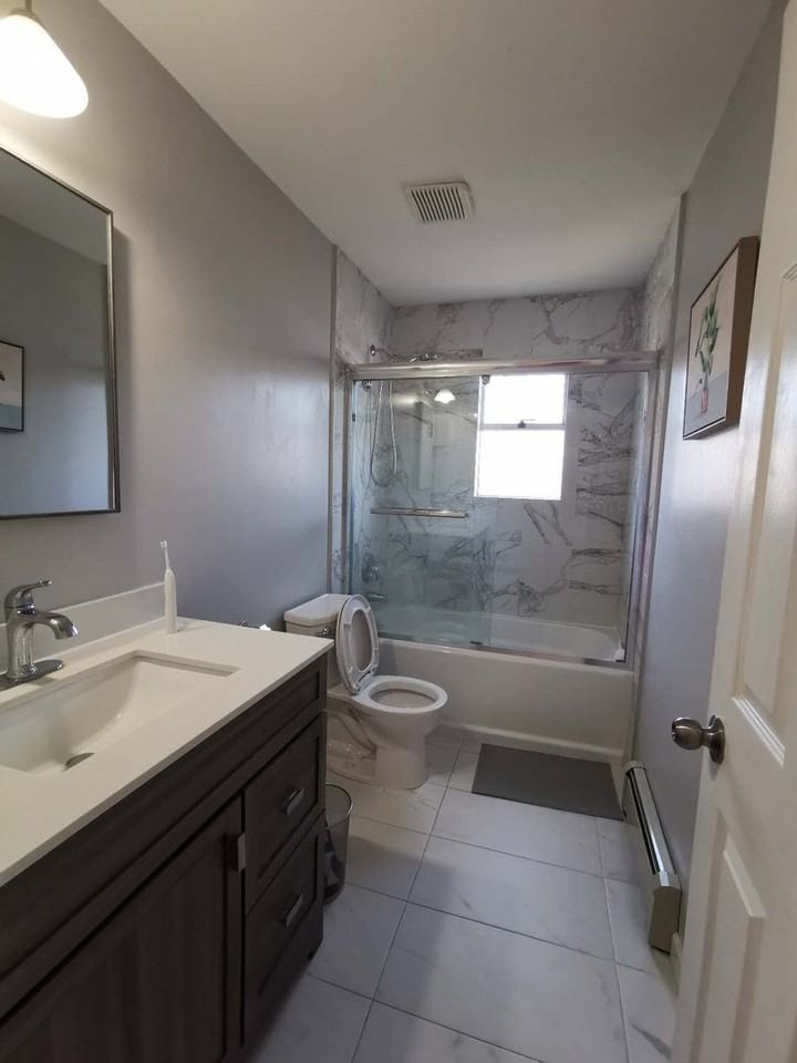 491 King Edward Ave W - Photo 7 of 9