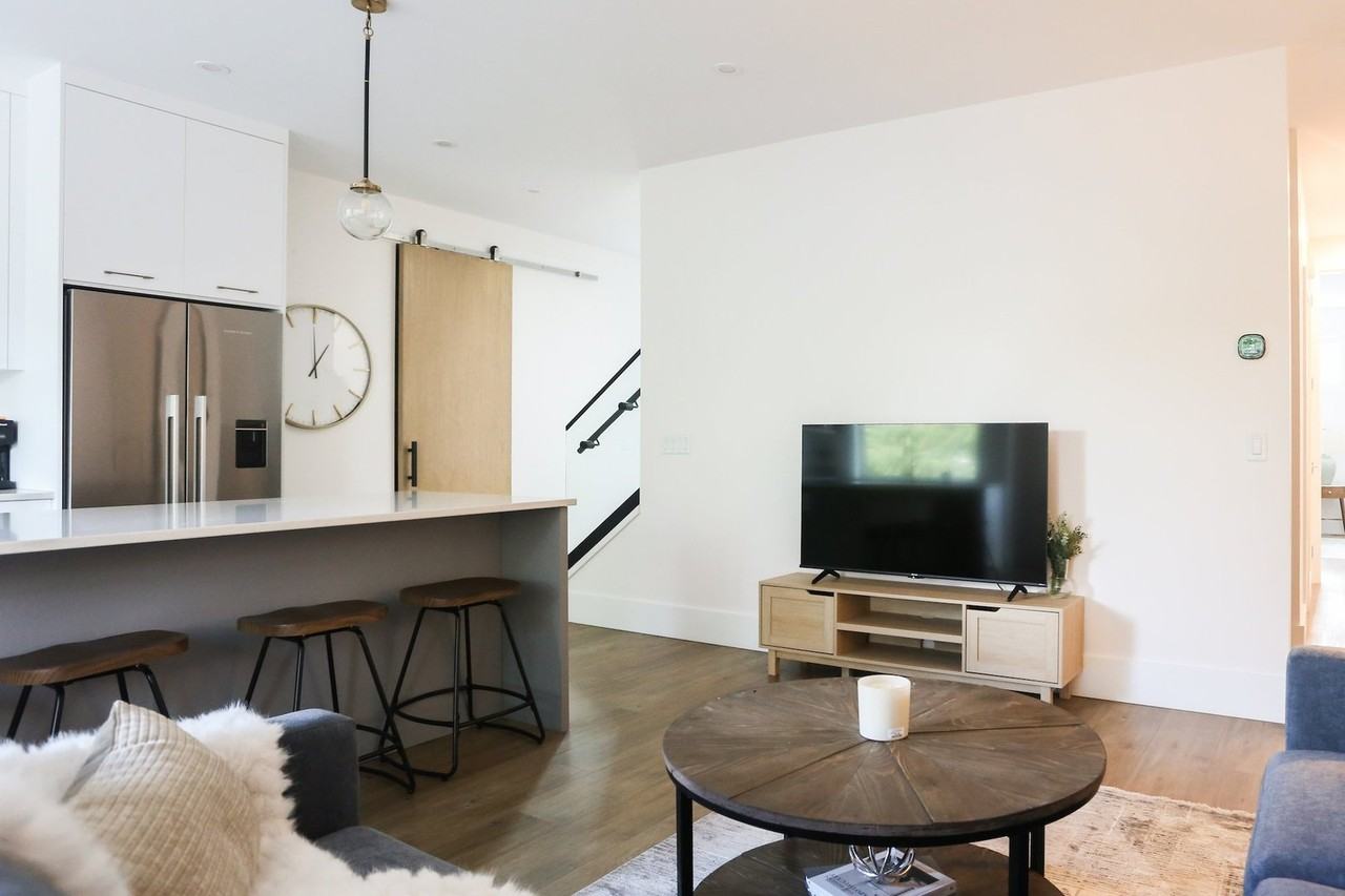866 Martin Ave - Photo 3 of 36